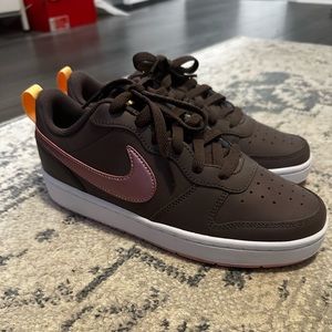 Nike COURT BOROUGH LOW 2 GS 'VIOLET ORE' SZ 6Y